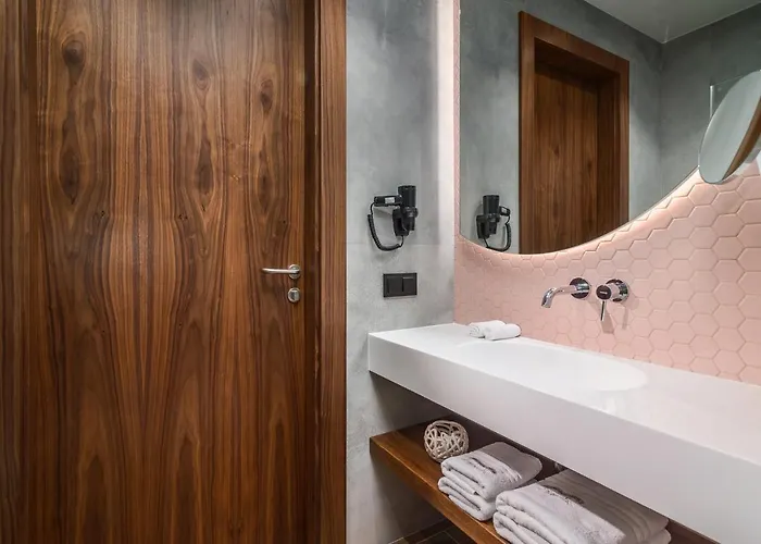 מלון My Story 4*